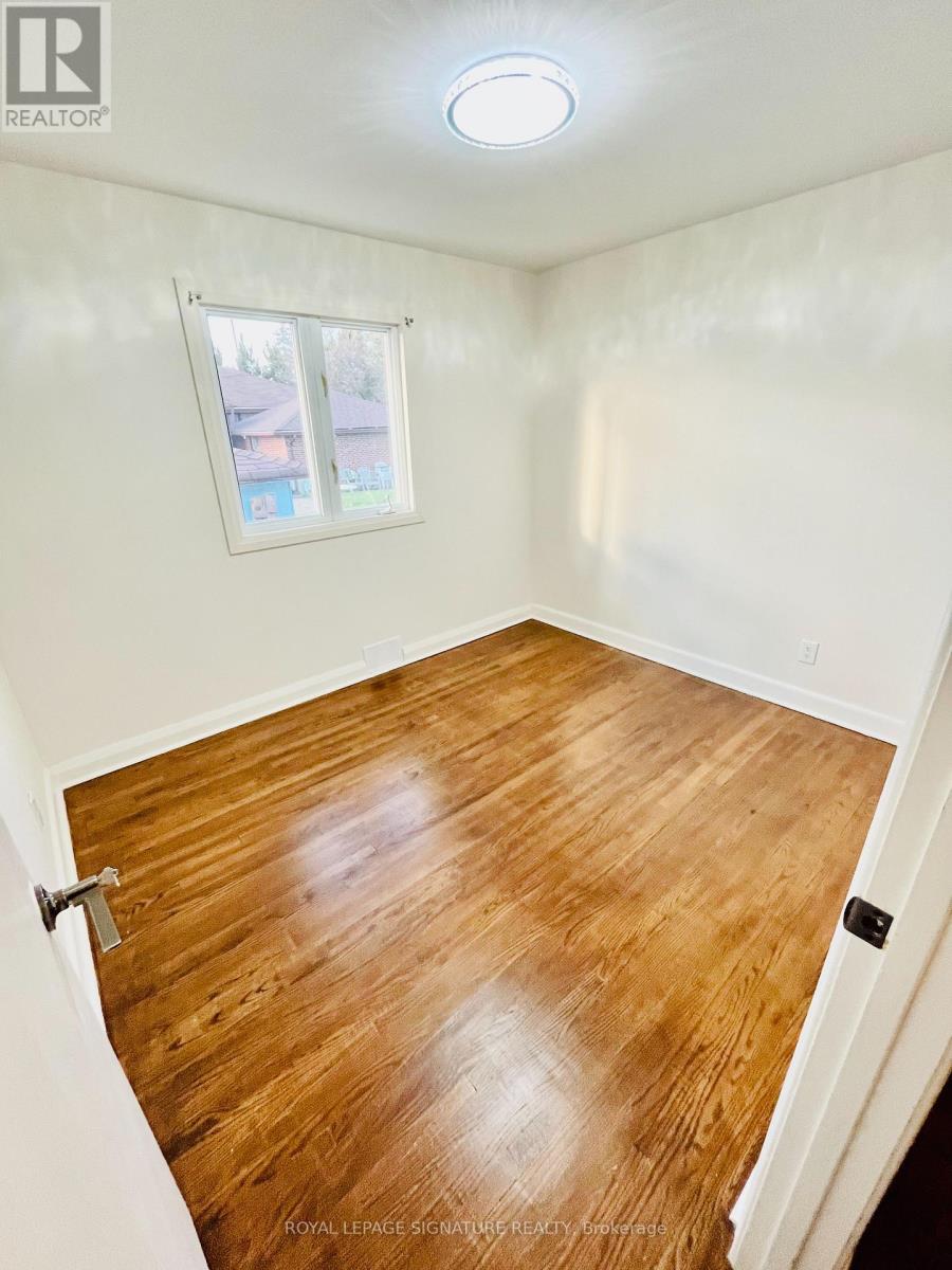 Main - 54 Riverdale Drive, Toronto, Ontario  M9V 2T3 - Photo 9 - W12688270