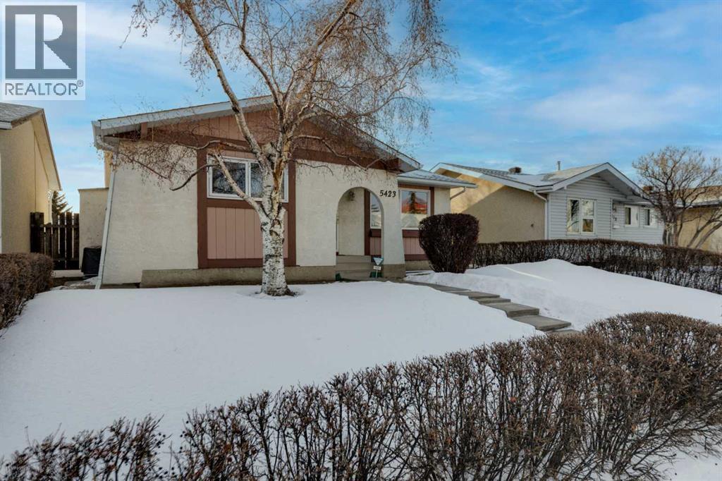 5423 Madigan Drive Ne, Calgary, Alberta  T2A 5T5 - Photo 3 - A2278593