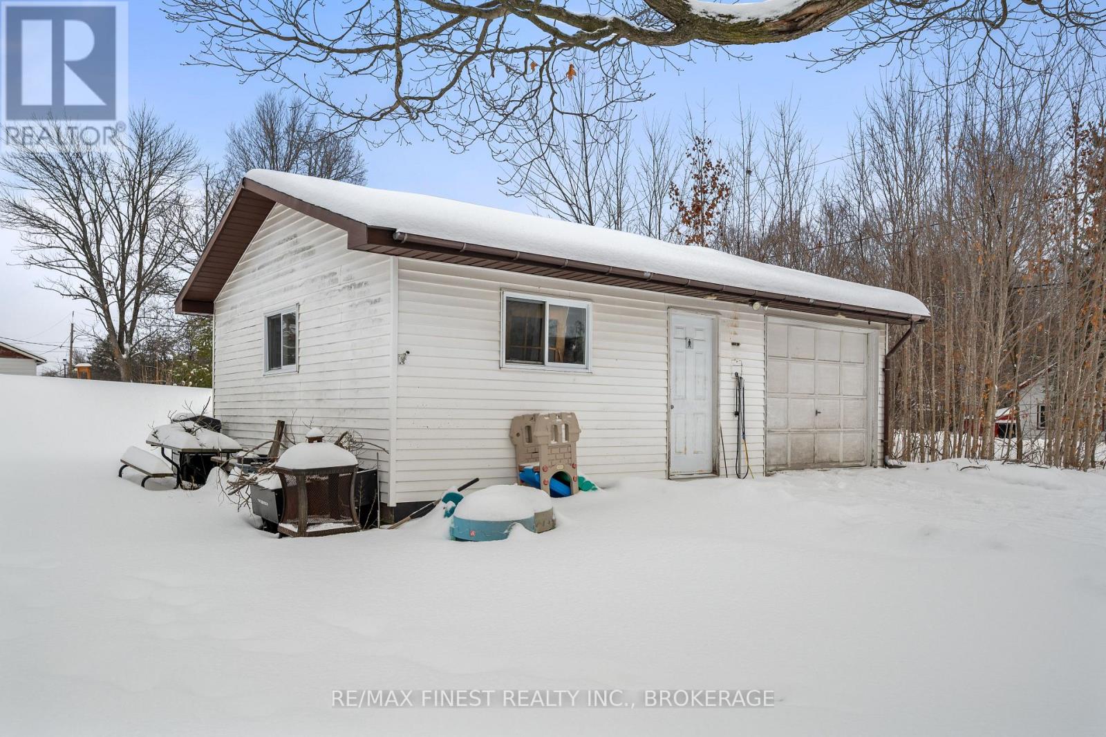 5593 Perth Road Crescent, Frontenac, Ontario  K0H 2L0 - Photo 27 - X12688320