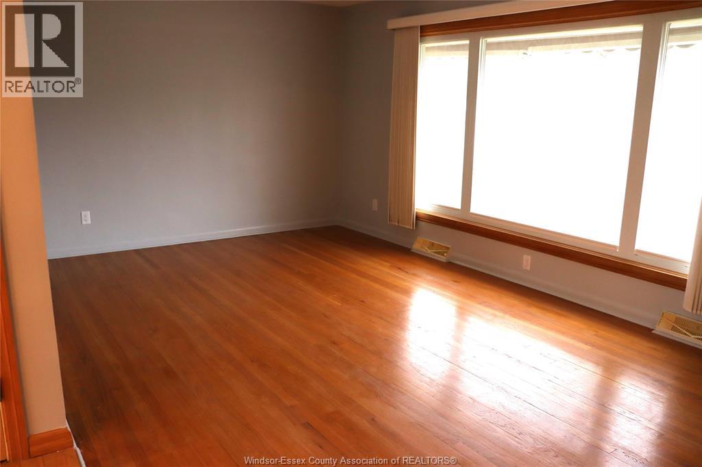 3820 Karen Street, Windsor, Ontario  N9G 1R2 - Photo 7 - 26000820