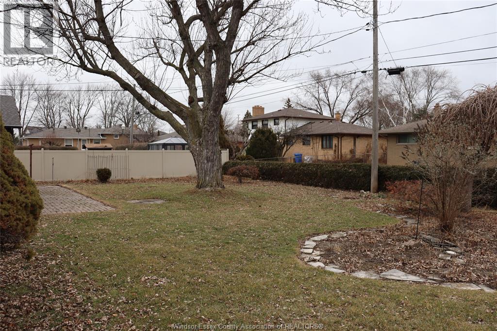 3820 Karen Street, Windsor, Ontario  N9G 1R2 - Photo 22 - 26000820