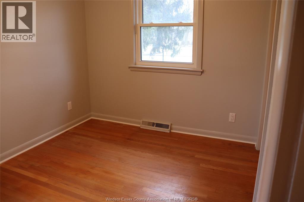 3820 Karen Street, Windsor, Ontario  N9G 1R2 - Photo 8 - 26000820