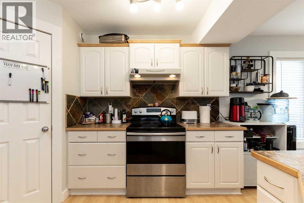 5032 47 Street, Sylvan Lake, Alberta  T4S 1X9 - Photo 8 - A2272539