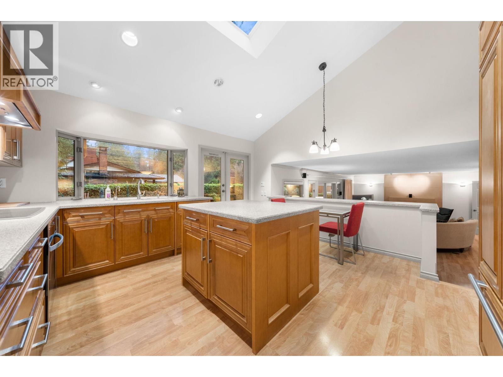 1200 Hilary Place, North Vancouver, British Columbia  V7J 3N6 - Photo 8 - R3078270