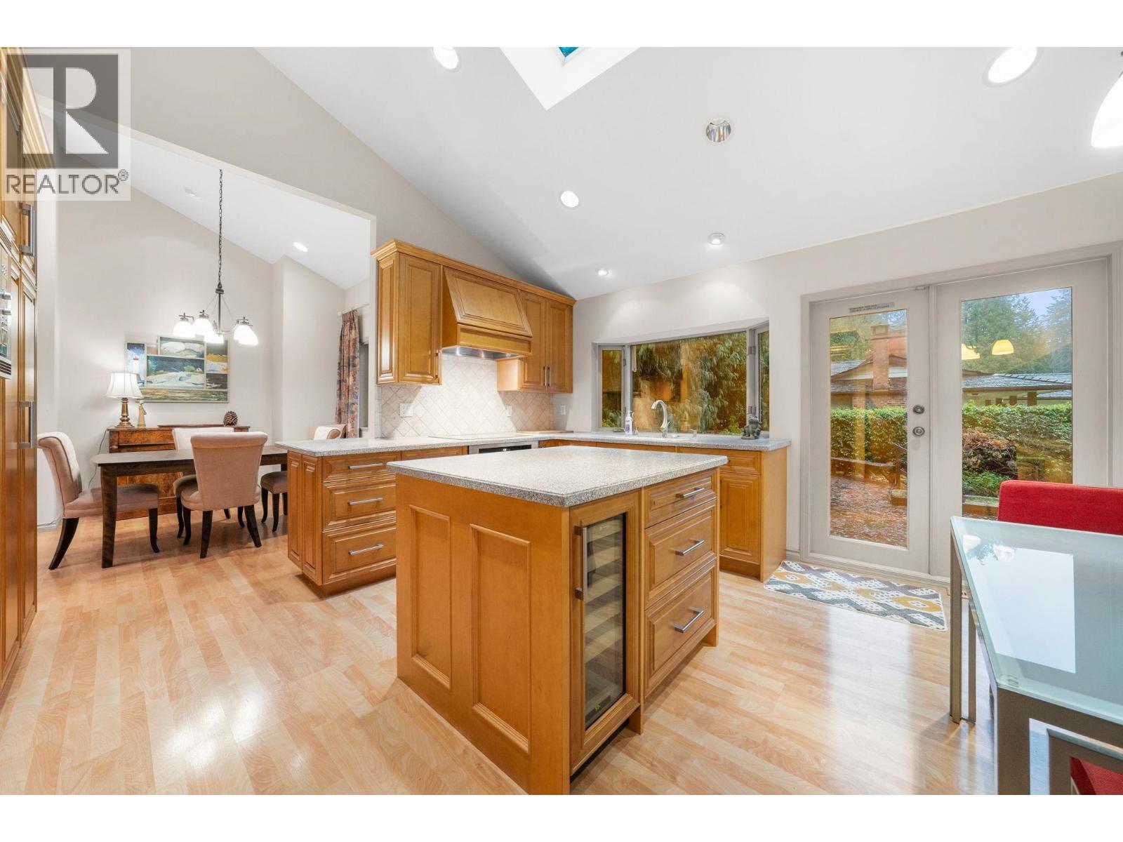 1200 Hilary Place, North Vancouver, British Columbia  V7J 3N6 - Photo 6 - R3078270