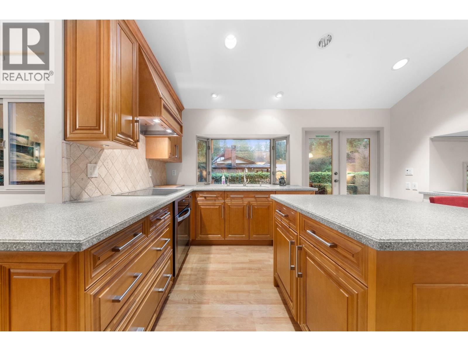 1200 Hilary Place, North Vancouver, British Columbia  V7J 3N6 - Photo 7 - R3078270