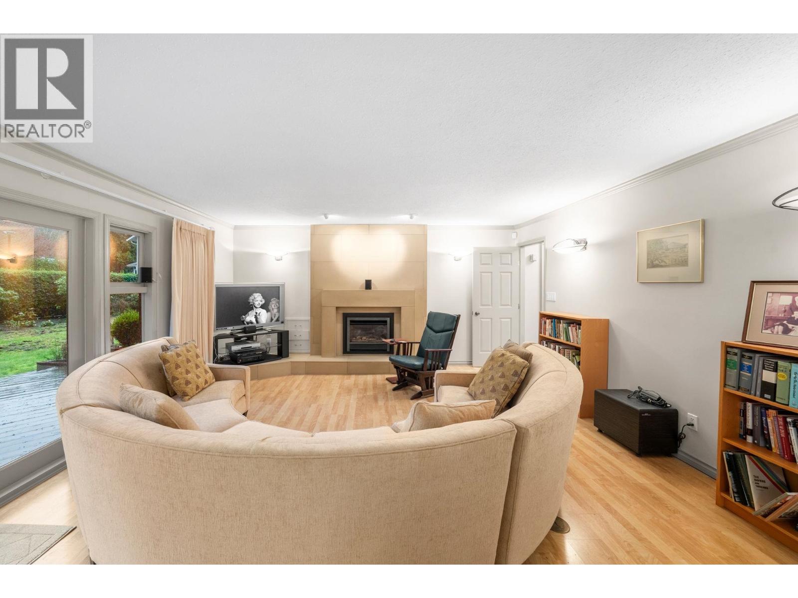 1200 Hilary Place, North Vancouver, British Columbia  V7J 3N6 - Photo 9 - R3078270