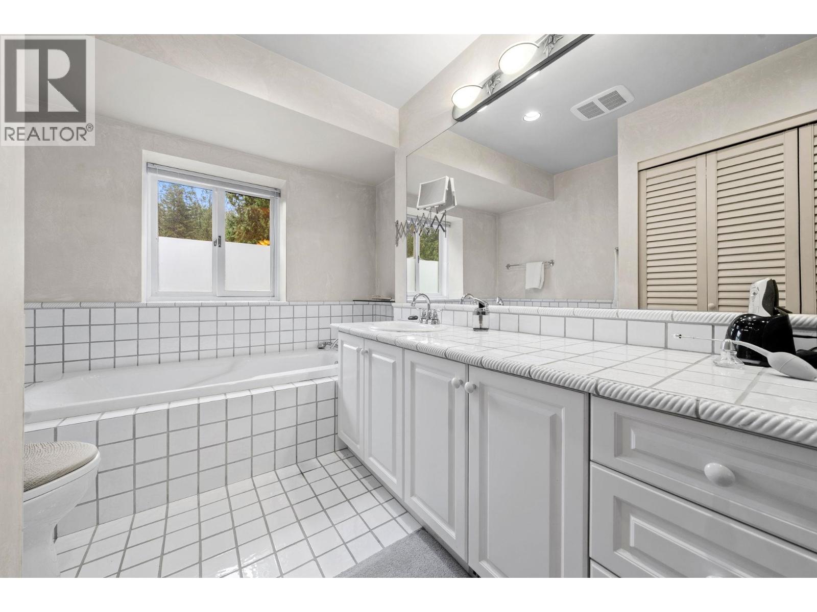 1200 Hilary Place, North Vancouver, British Columbia  V7J 3N6 - Photo 16 - R3078270