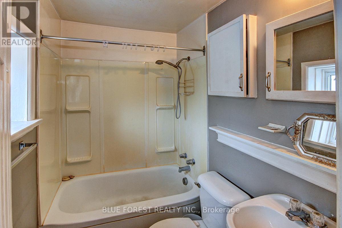 7 Church Street, St. Thomas, Ontario  N5R 3E4 - Photo 23 - X12688396