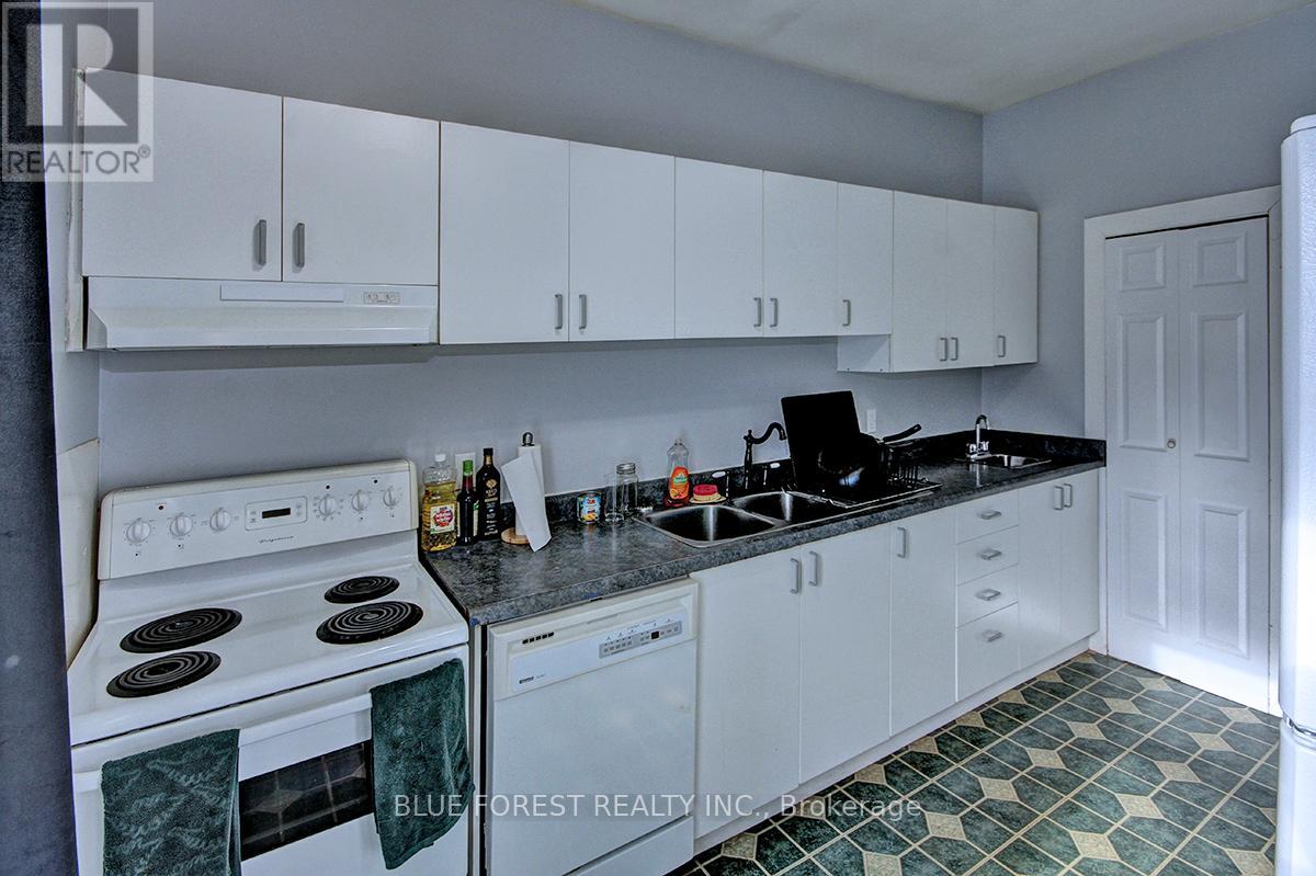 47 Forest Avenue, St. Thomas, Ontario  N5R 2J1 - Photo 12 - X12688398