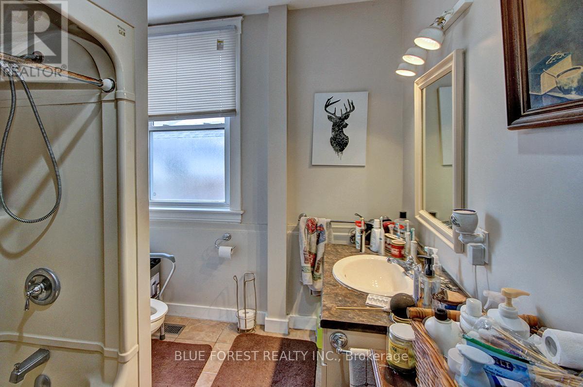 47 Forest Avenue, St. Thomas, Ontario  N5R 2J1 - Photo 9 - X12688398