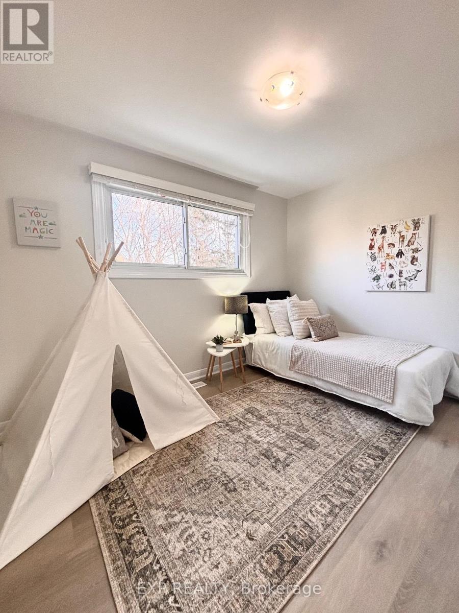 61 Larkspur Crescent, London North, Ontario  N6H 3R1 - Photo 12 - X12688430