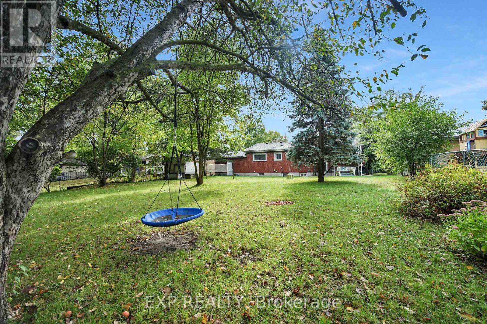 61 Larkspur Crescent, London North, Ontario  N6H 3R1 - Photo 21 - X12688430