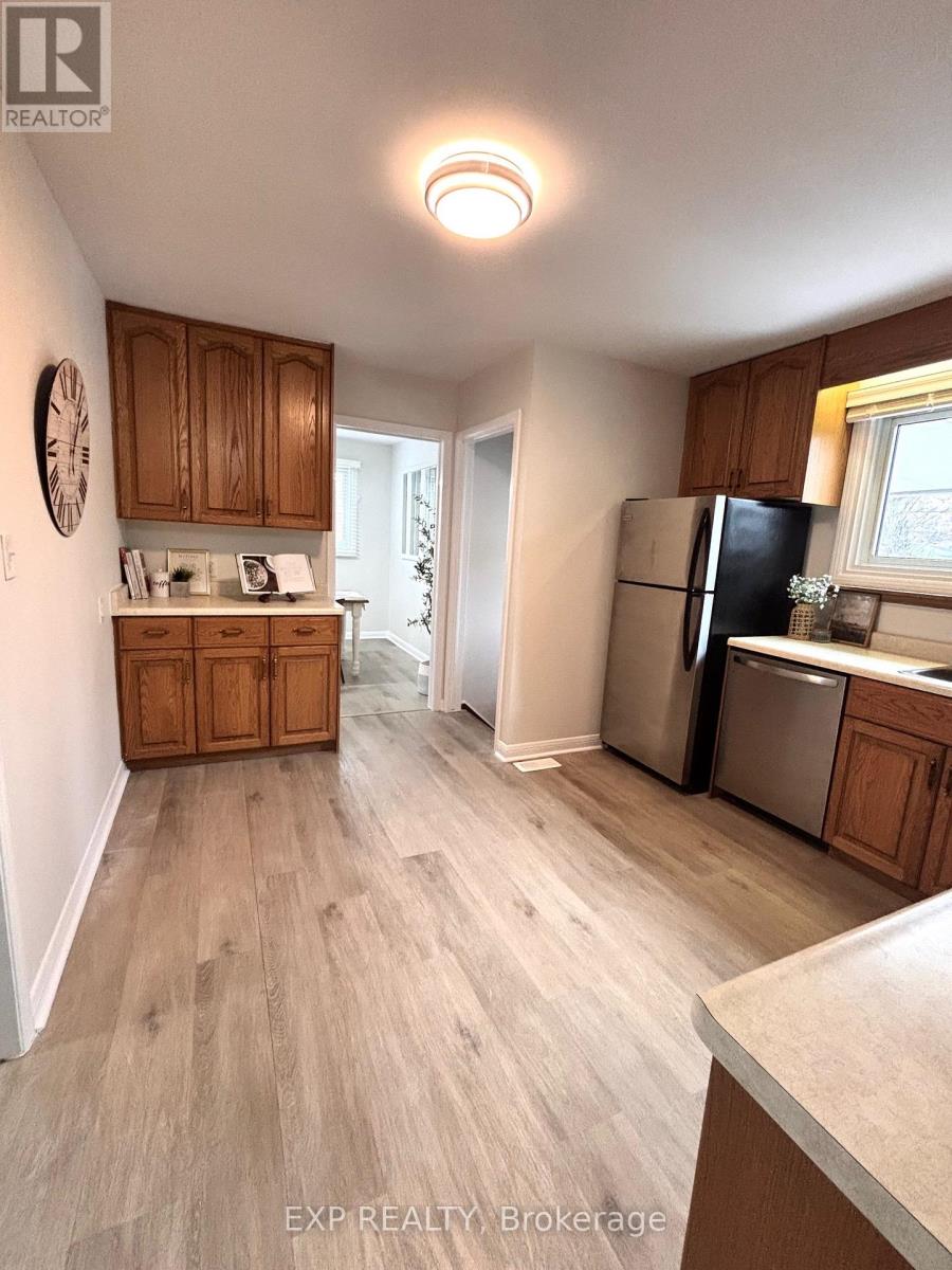 61 Larkspur Crescent, London North, Ontario  N6H 3R1 - Photo 8 - X12688430