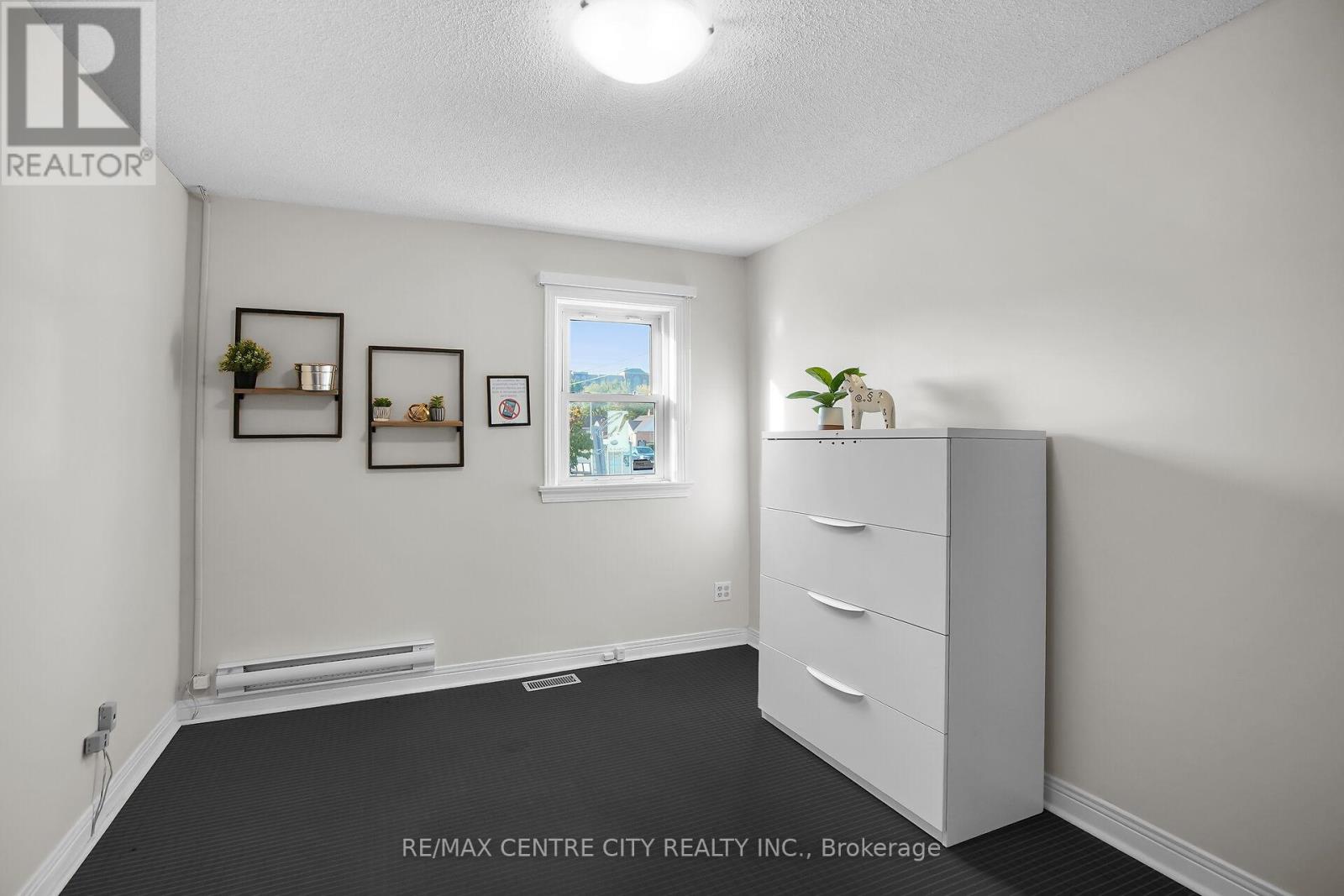 302 Wellington Road, London South, Ontario  N6C 4N9 - Photo 13 - X12688486