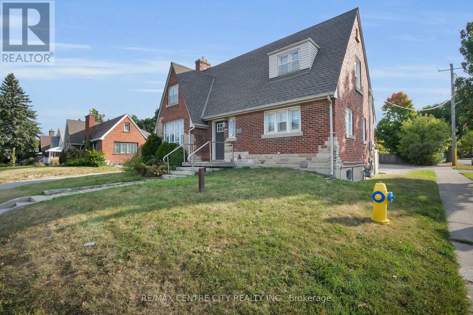 302 Wellington Road, London South, Ontario  N6C 4N9 - Photo 2 - X12688486