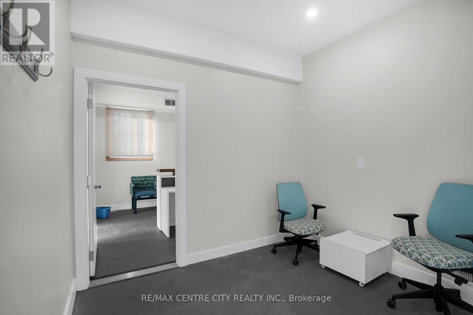 302 Wellington Road, London South, Ontario  N6C 4N9 - Photo 21 - X12688486