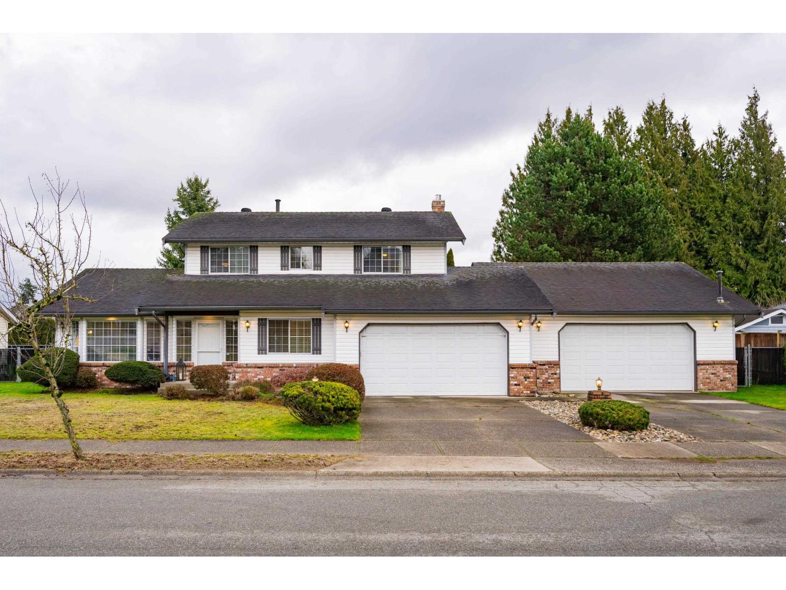 5644 E SUNRISE CRESCENT, Surrey, British Columbia