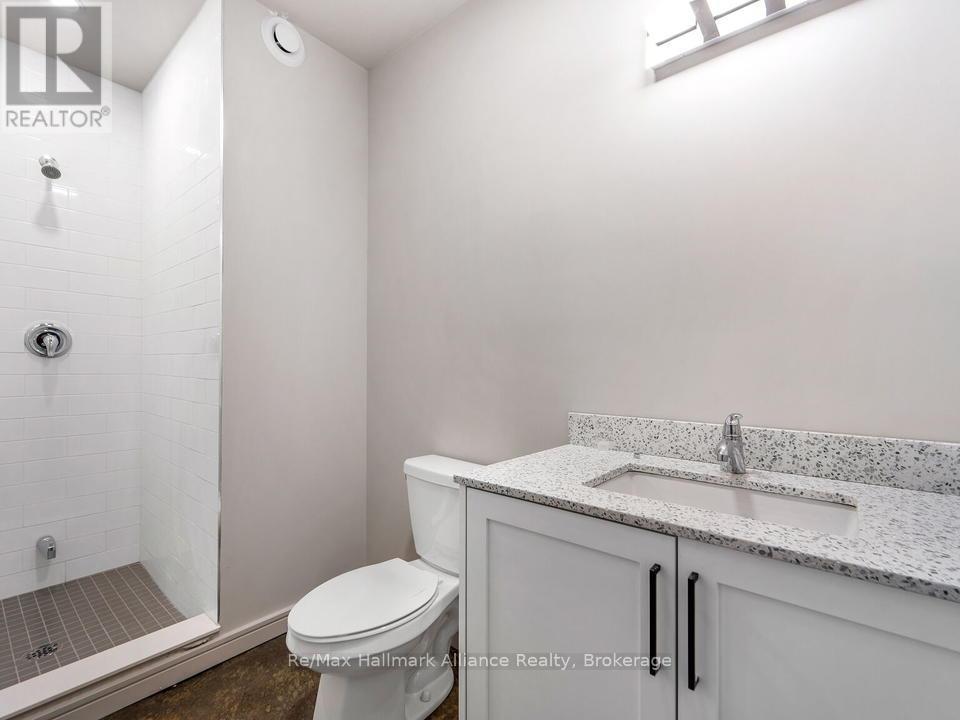 5 - 155 Thirtieth Street, Toronto, Ontario  M8W 3C3 - Photo 3 - W12688400