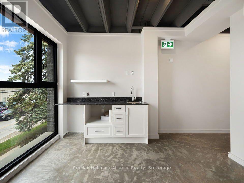 5 - 155 Thirtieth Street, Toronto, Ontario  M8W 3C3 - Photo 4 - W12688400