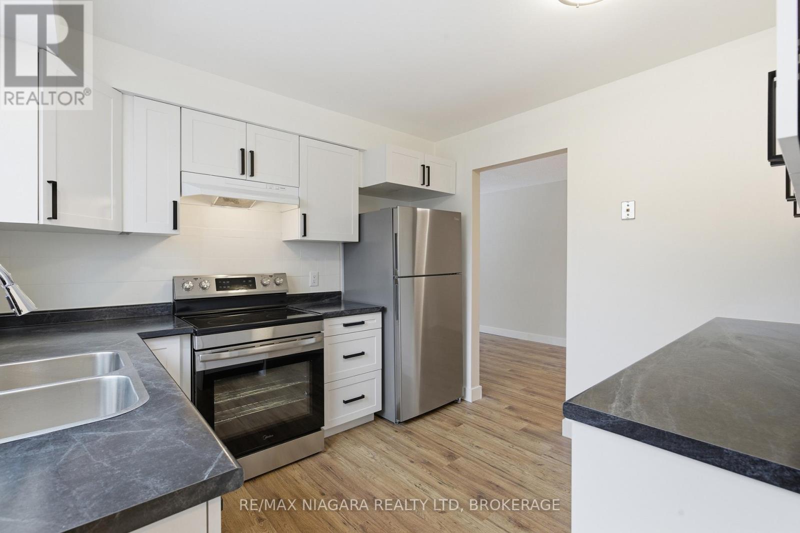 35 Lafayette Drive, St. Catharines, Ontario  L2N 6C1 - Photo 10 - X12688370