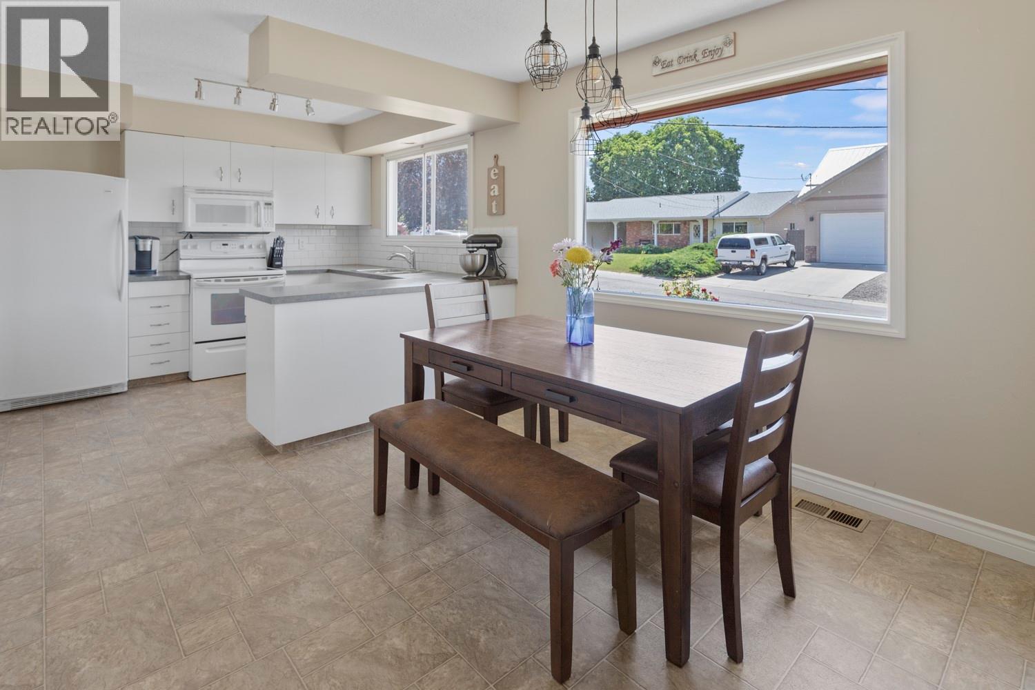 1508 Scott Street, Creston, British Columbia  V0B 1G5 - Photo 6 - 10371774