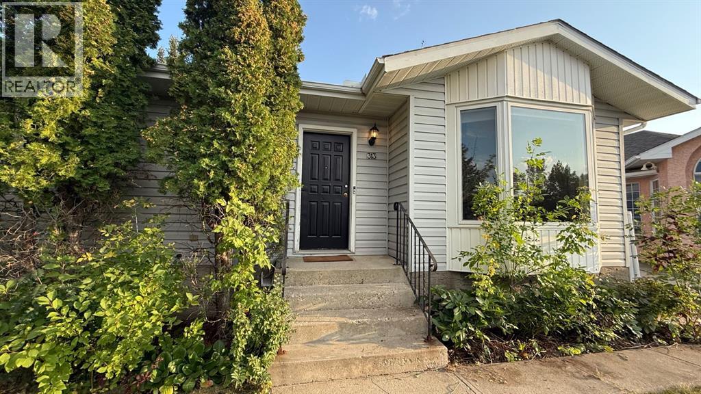 313 3 Avenue W, Hanna, Alberta  T0J 1P0 - Photo 2 - A2256645