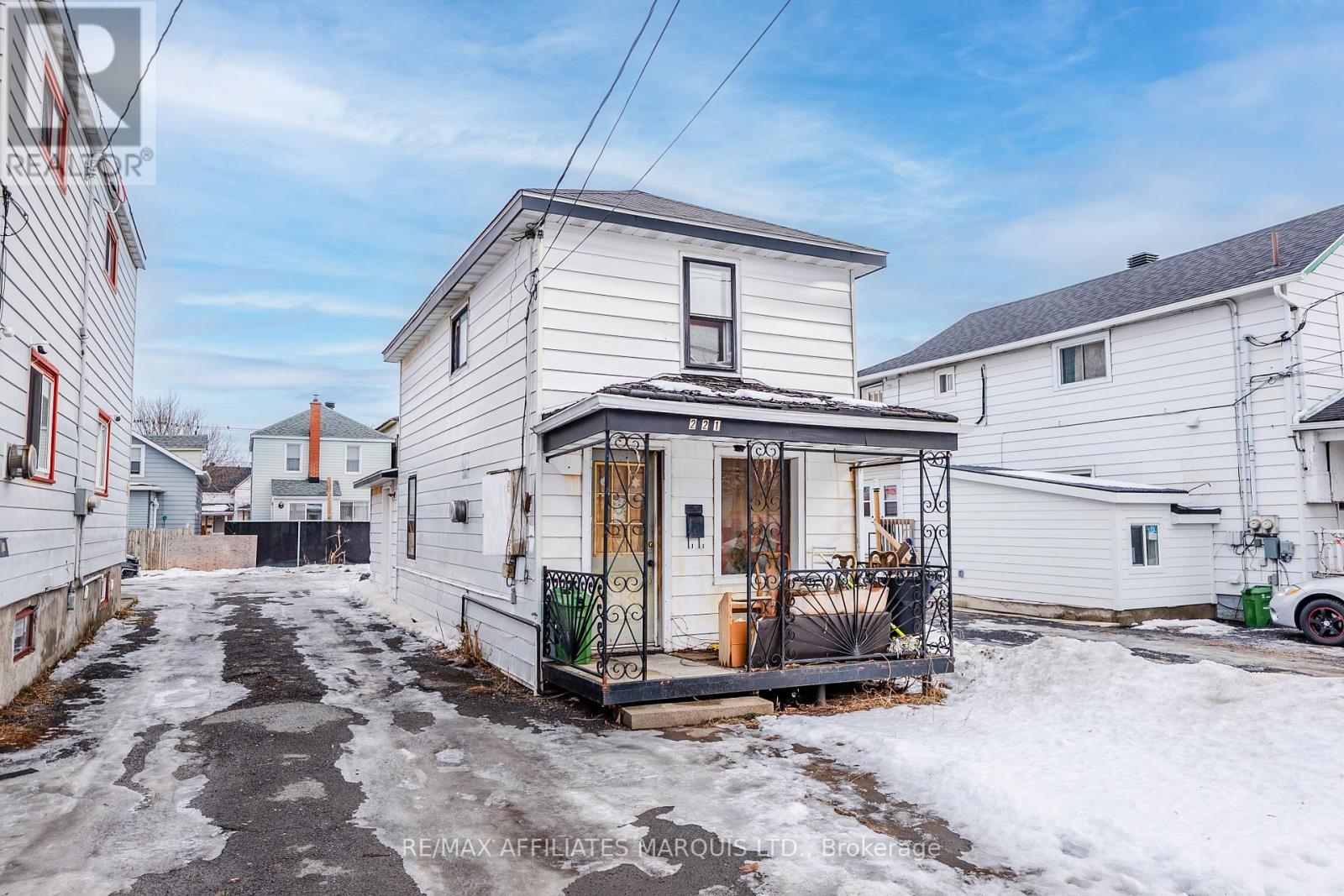 221 Carleton Street, Cornwall, Ontario  K6H 4X5 - Photo 2 - X12688508