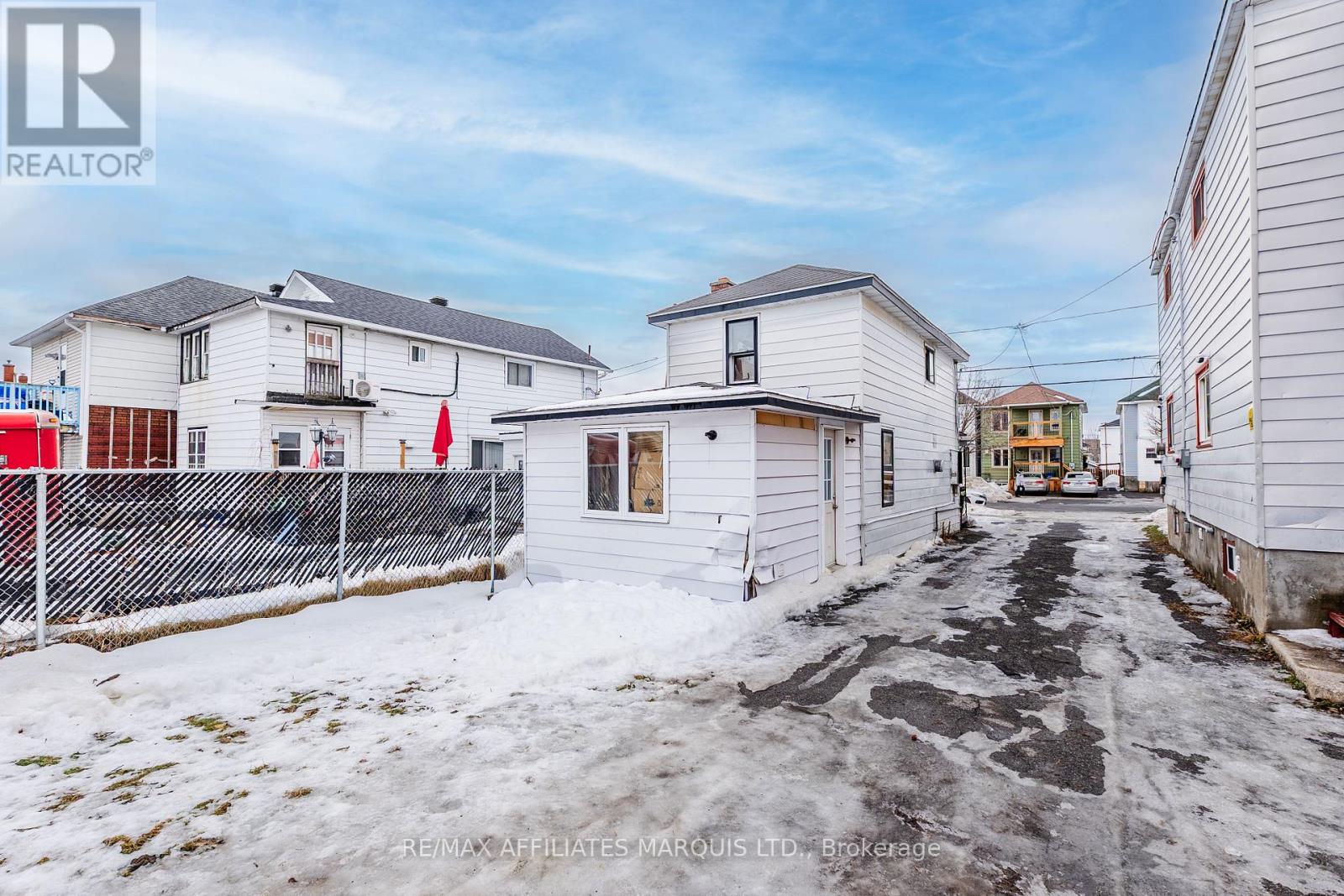 221 Carleton Street, Cornwall, Ontario  K6H 4X5 - Photo 4 - X12688508