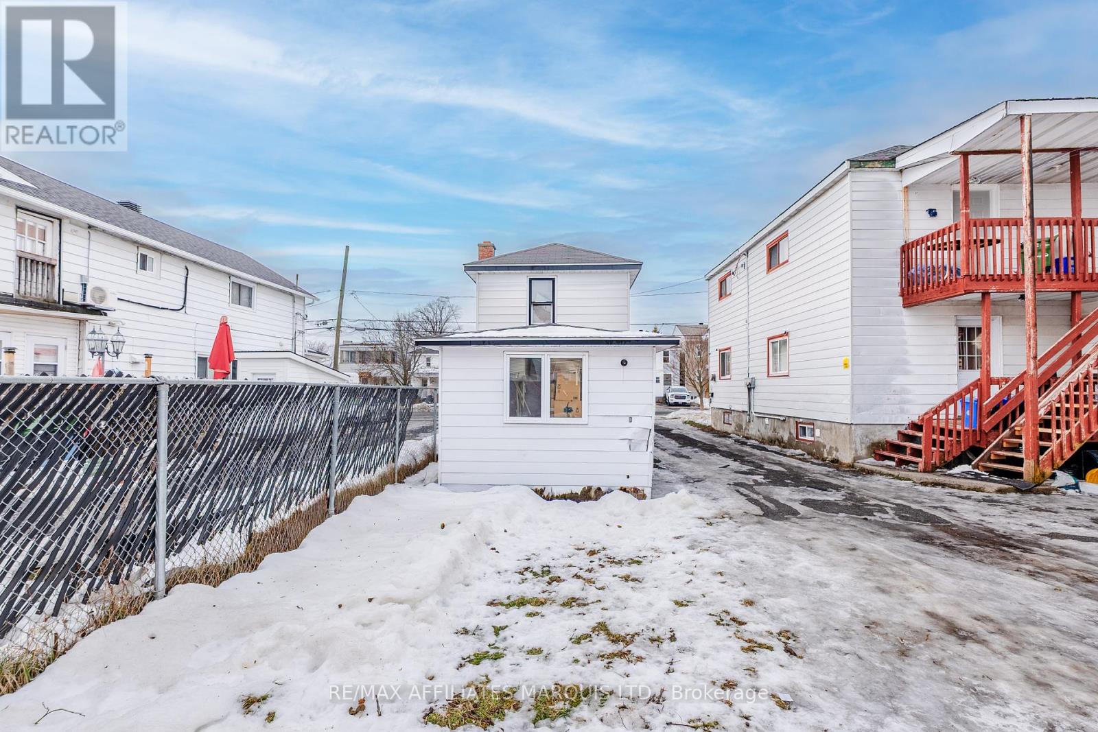 221 Carleton Street, Cornwall, Ontario  K6H 4X5 - Photo 5 - X12688508