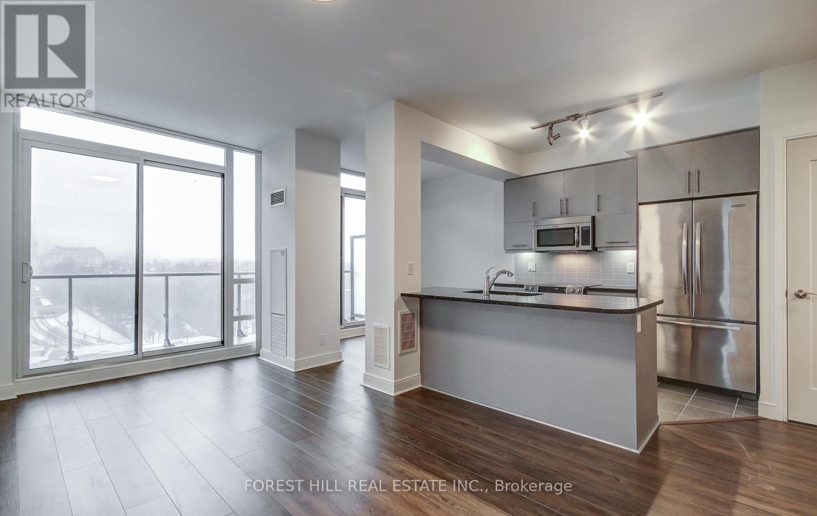 902 - 825 Church Street, Toronto, Ontario  M4W 3Z4 - Photo 1 - C12688384