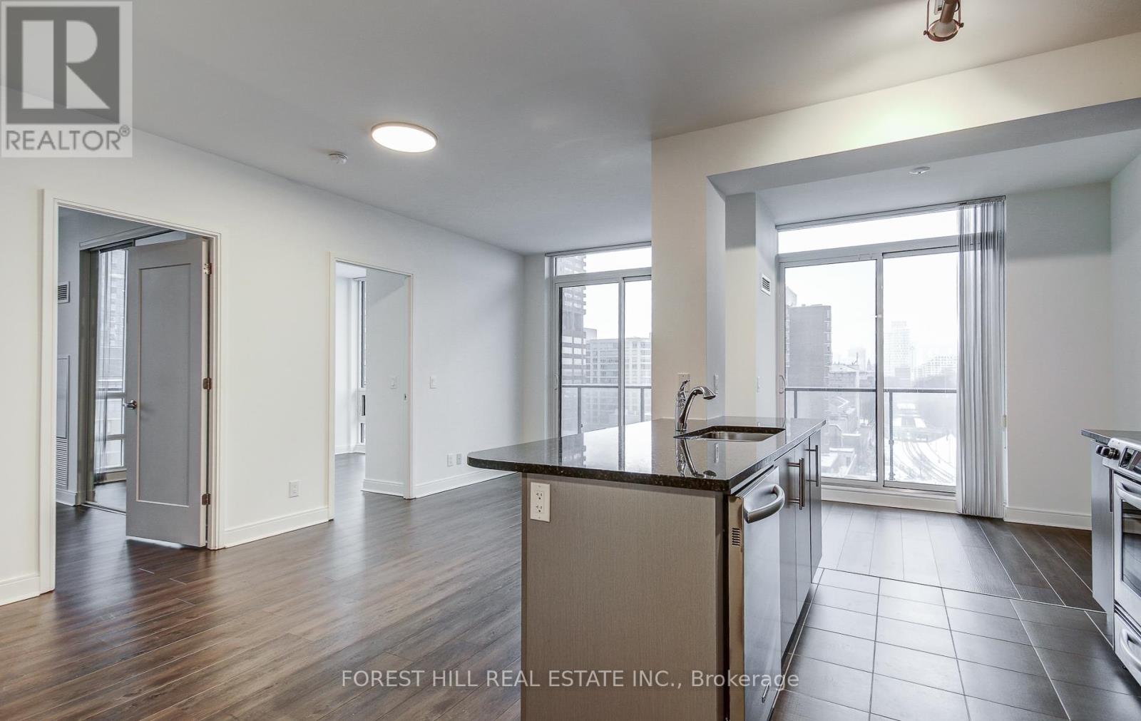 902 - 825 Church Street, Toronto, Ontario  M4W 3Z4 - Photo 4 - C12688384