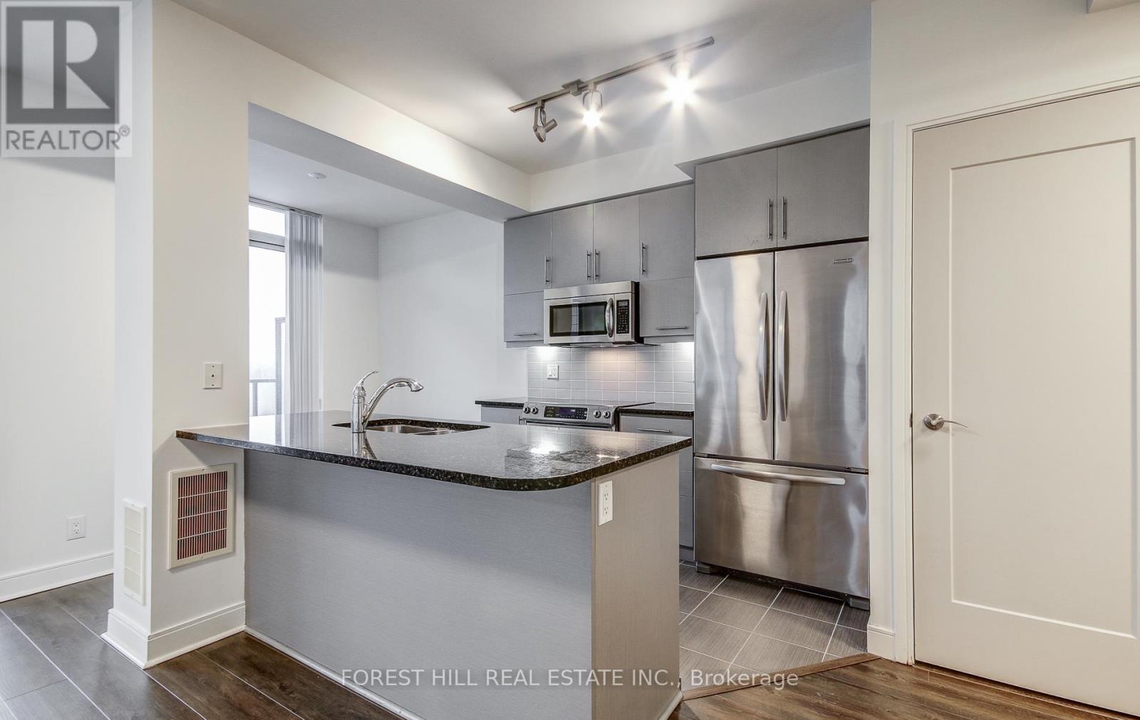 902 - 825 Church Street, Toronto, Ontario  M4W 3Z4 - Photo 6 - C12688384