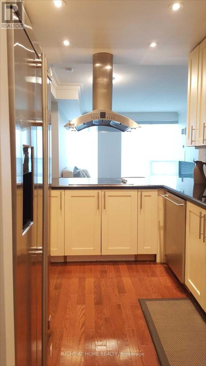 4203 - 761 Bay Street, Toronto, Ontario  M5G 2R2 - Photo 3 - C12688432