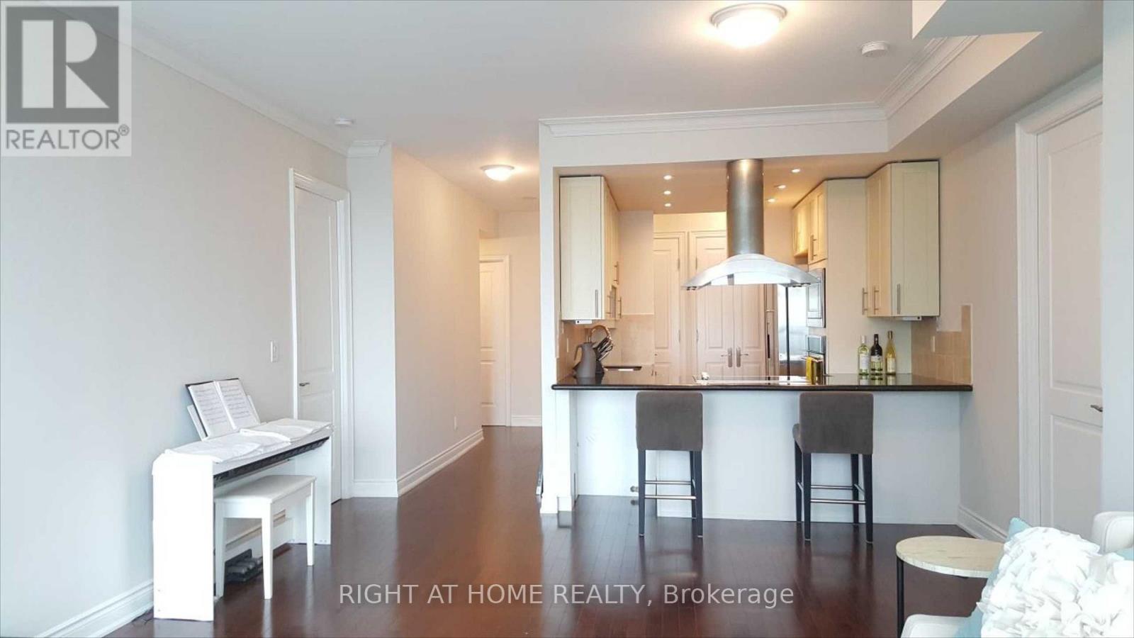 4203 - 761 Bay Street, Toronto, Ontario  M5G 2R2 - Photo 4 - C12688432