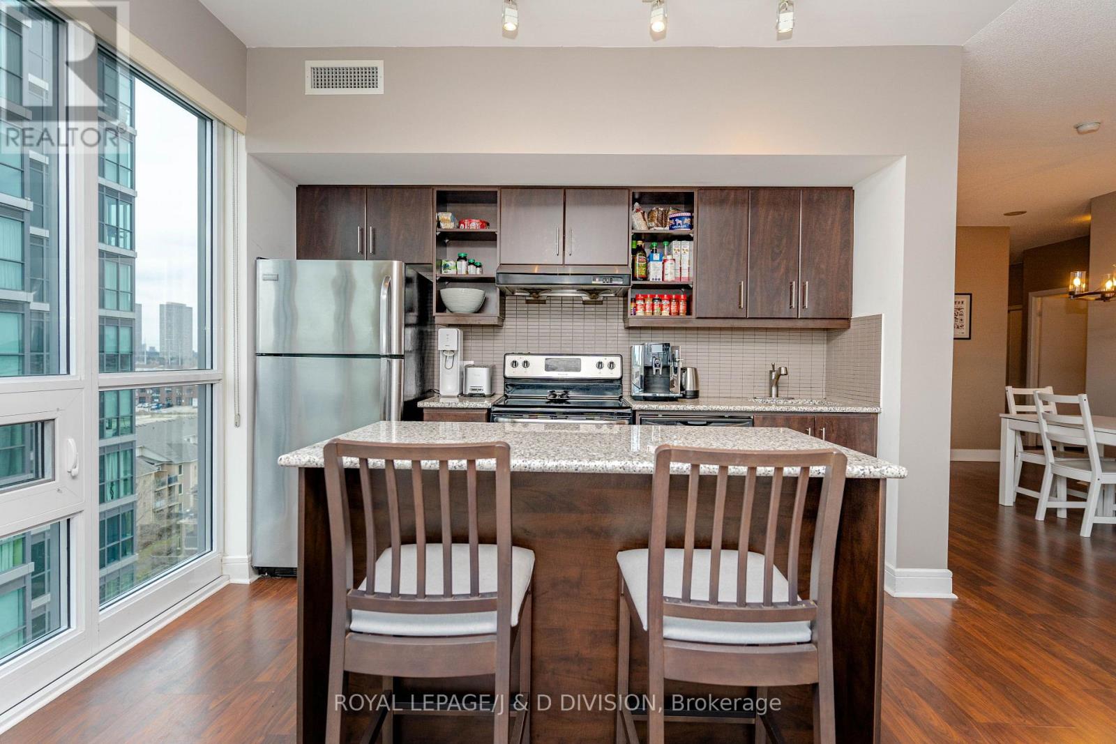 824 - 35 Brian Peck Crescent, Toronto, Ontario  M4G 0A5 - Photo 16 - C12688454