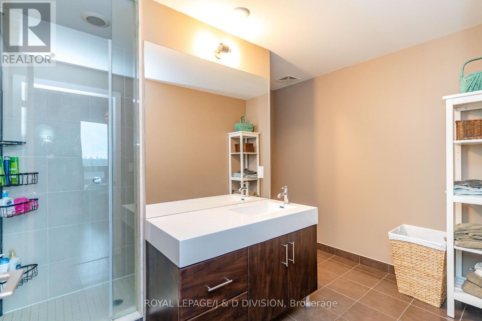 824 - 35 Brian Peck Crescent, Toronto, Ontario  M4G 0A5 - Photo 18 - C12688454