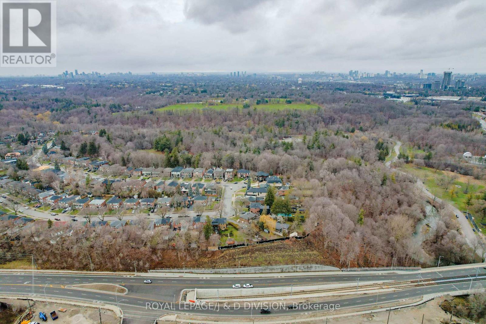 824 - 35 Brian Peck Crescent, Toronto, Ontario  M4G 0A5 - Photo 33 - C12688454