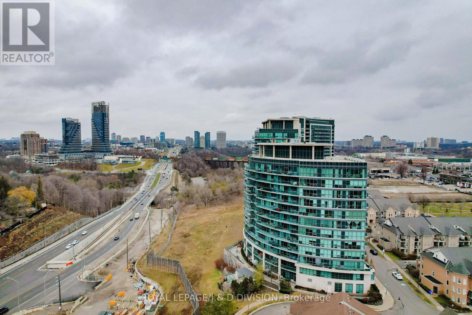 824 - 35 Brian Peck Crescent, Toronto, Ontario  M4G 0A5 - Photo 34 - C12688454