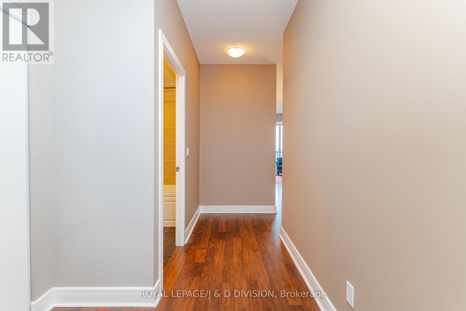 824 - 35 Brian Peck Crescent, Toronto, Ontario  M4G 0A5 - Photo 6 - C12688454