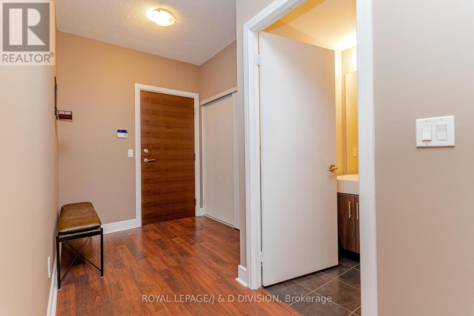 824 - 35 Brian Peck Crescent, Toronto, Ontario  M4G 0A5 - Photo 7 - C12688454