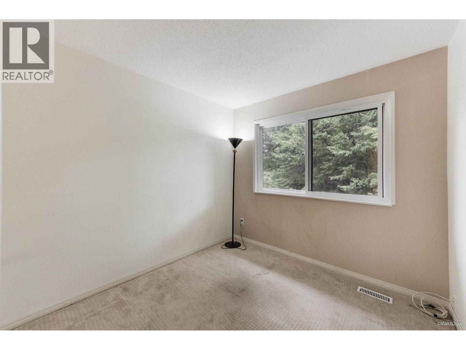 7305 Coronado Drive, Burnaby, British Columbia  V5A 1P9 - Photo 13 - R3071524
