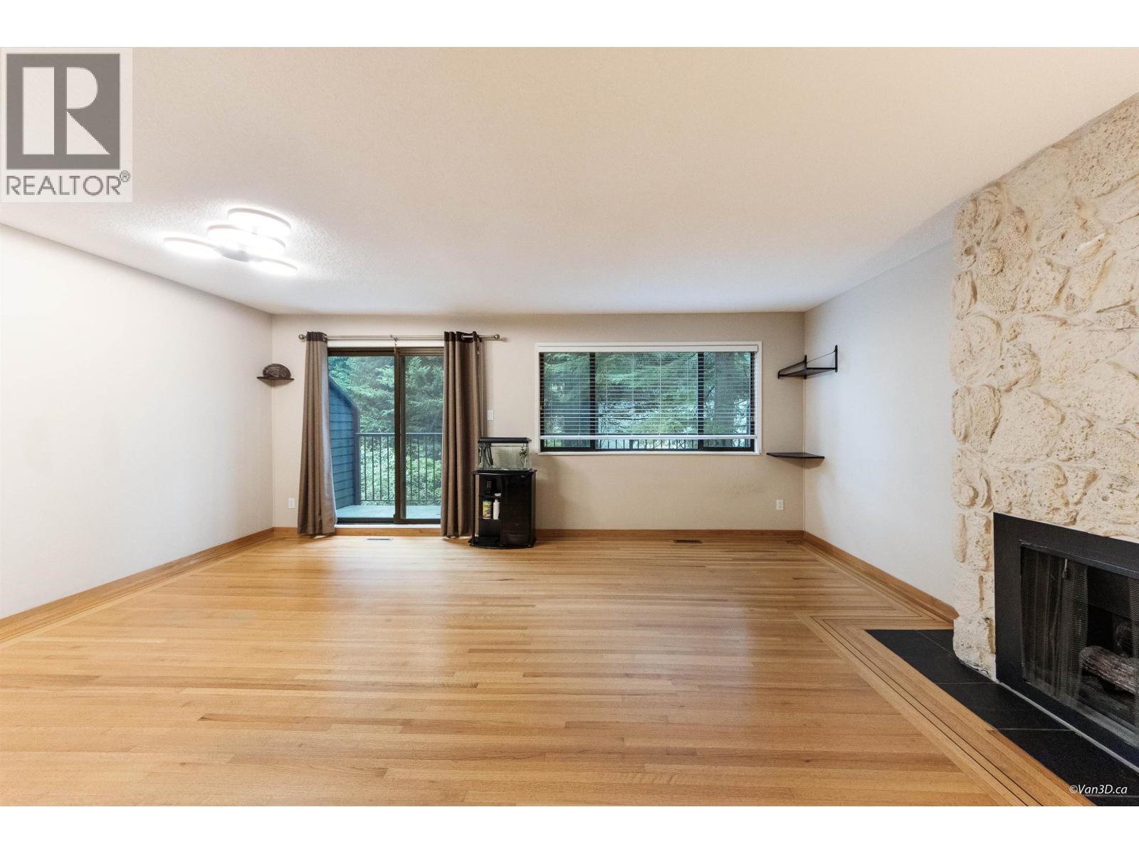 7305 Coronado Drive, Burnaby, British Columbia  V5A 1P9 - Photo 8 - R3071524