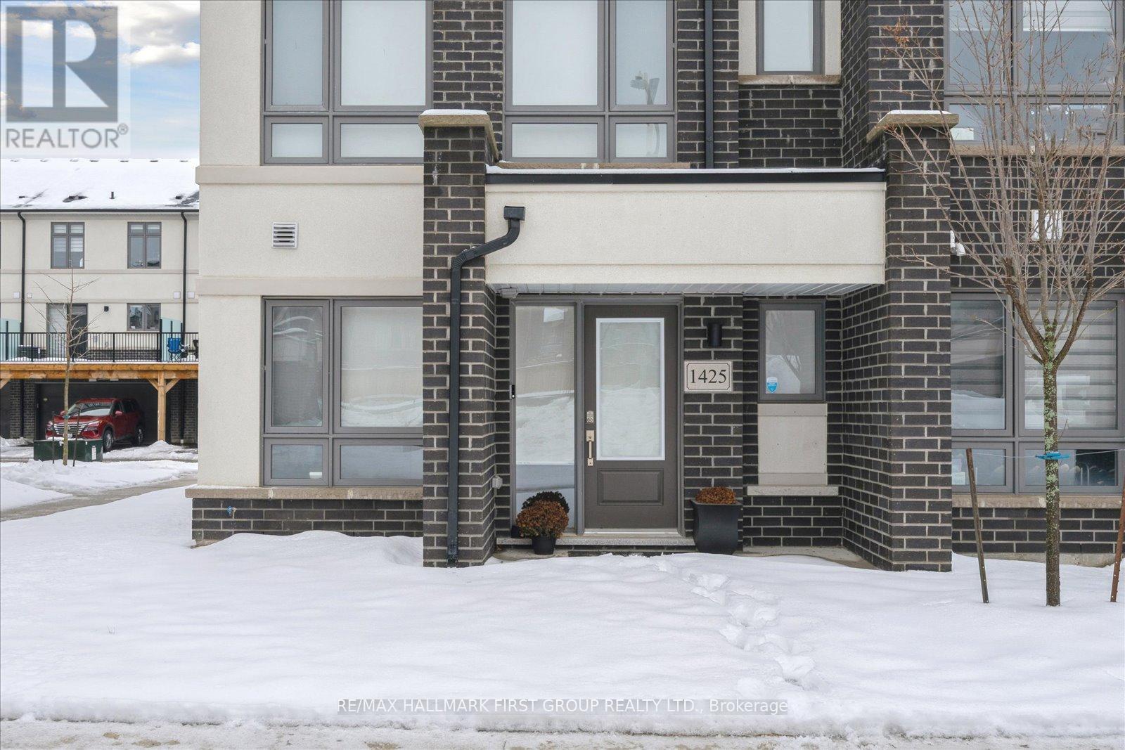 1425 Bradenton Path, Oshawa, Ontario  L1K 1G4 - Photo 3 - E12688518