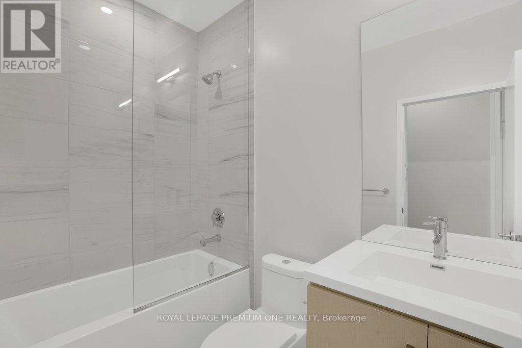 106 - 10 Honeycrisp Crescent, Vaughan, Ontario  L4K 5Z8 - Photo 14 - N12688364