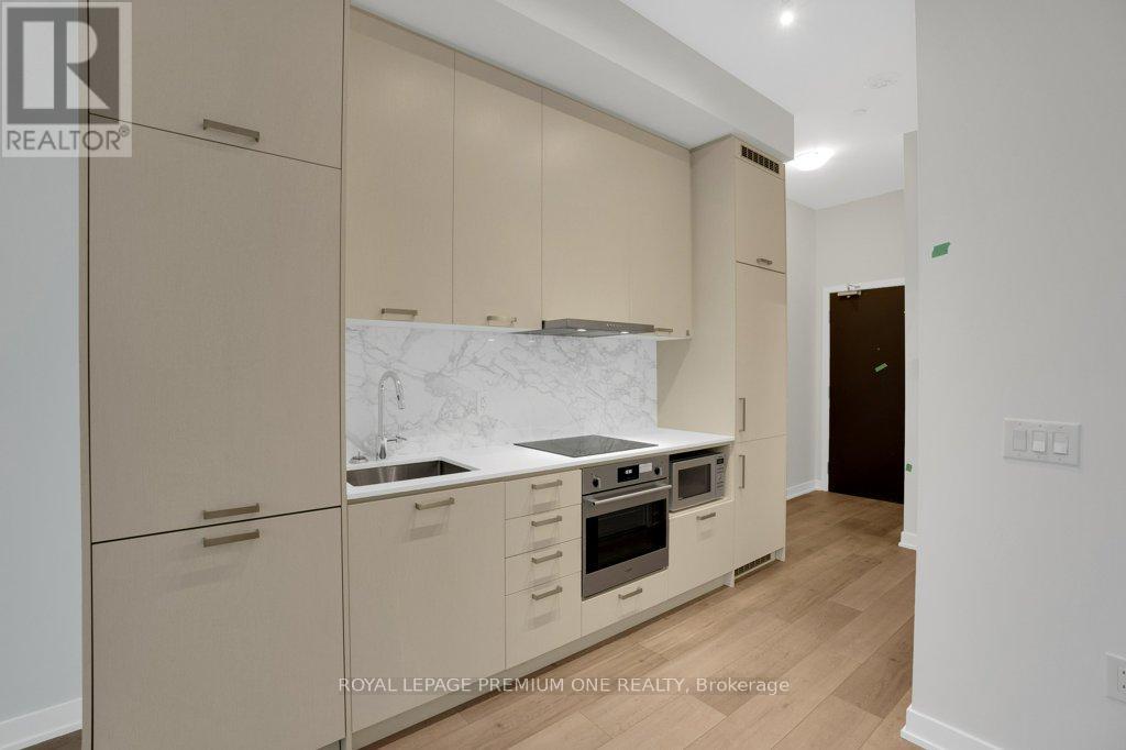 106 - 10 Honeycrisp Crescent, Vaughan, Ontario  L4K 5Z8 - Photo 7 - N12688364