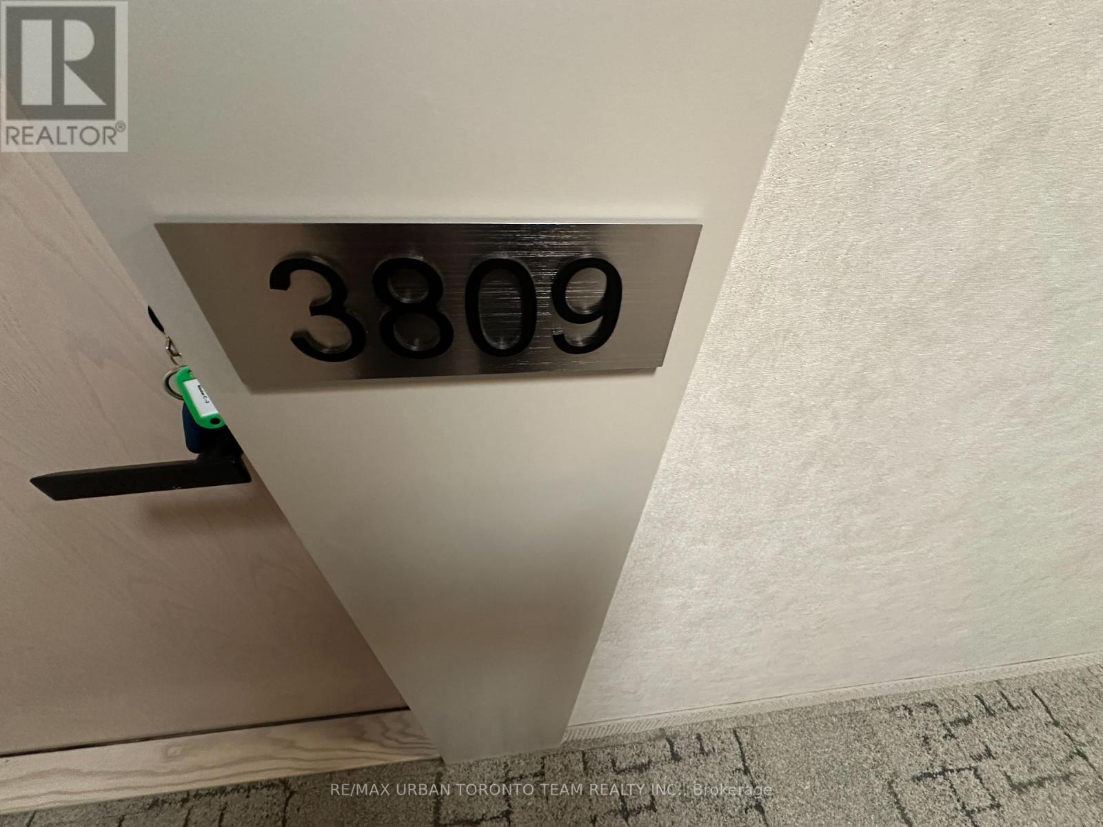 3809 - 8 Interchange Way, Vaughan, Ontario  L4K 5Z7 - Photo 17 - N12688374