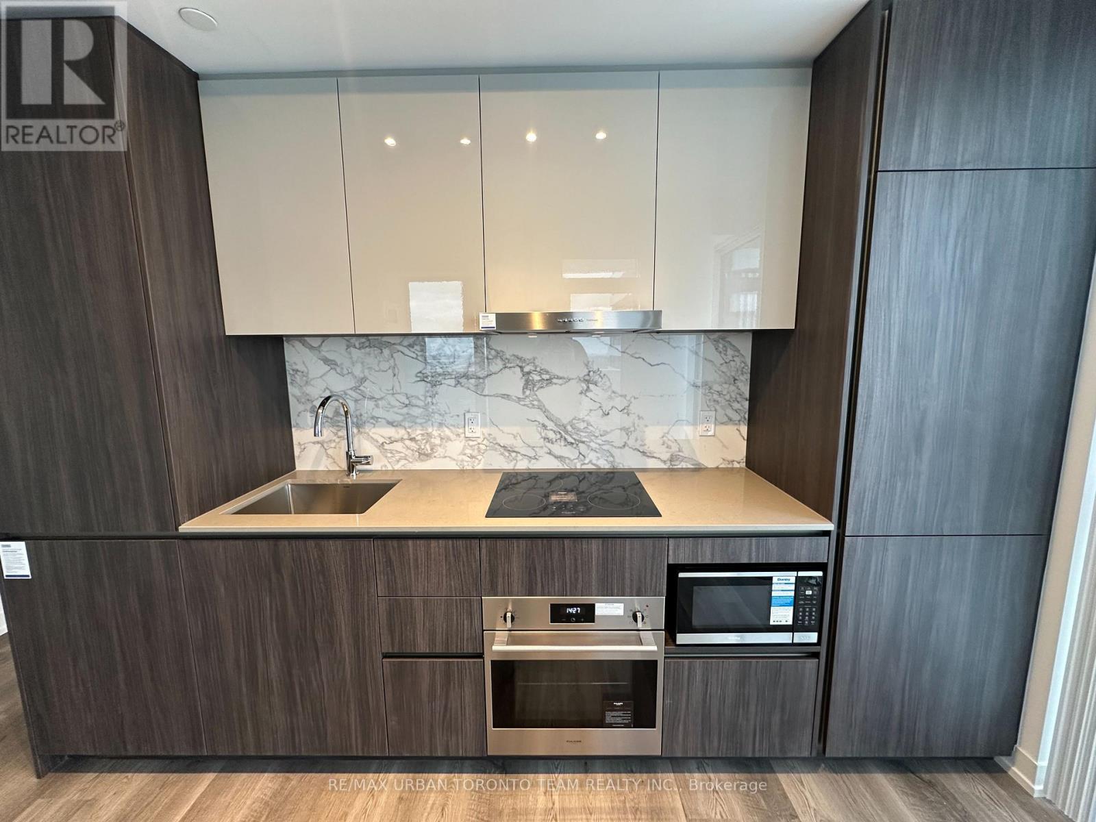 3809 - 8 Interchange Way, Vaughan, Ontario  L4K 5Z7 - Photo 6 - N12688374