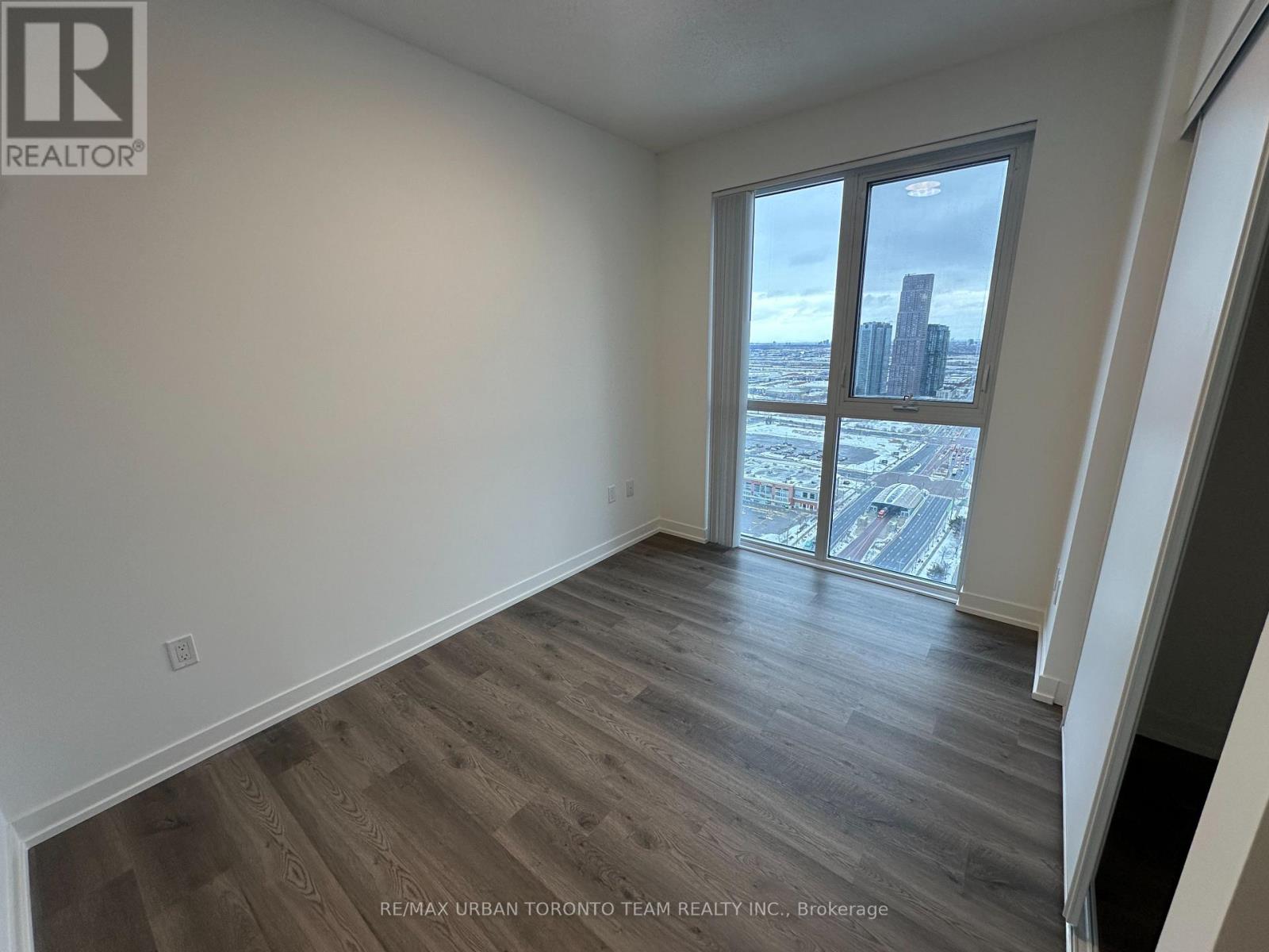 3809 - 8 Interchange Way, Vaughan, Ontario  L4K 5Z7 - Photo 8 - N12688374