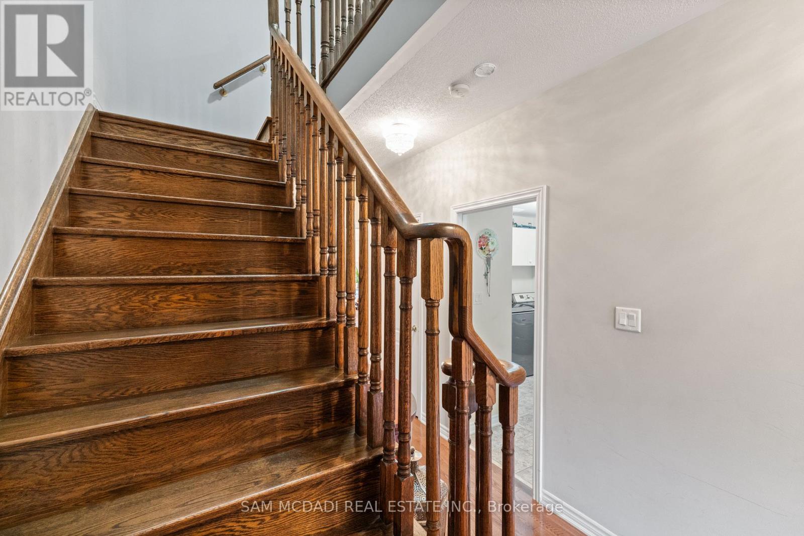 30 Zachary Place, Vaughan, Ontario  L4H 0C2 - Photo 4 - N12688474